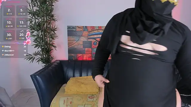 samanee konn online show from 10-31-25, 07:15