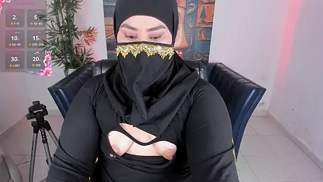 samanee konn online show from 12-22-25, 07:11