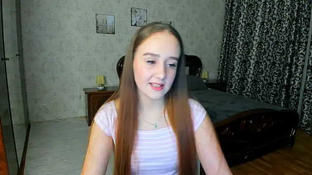 Snapshot of SabrinaCandi chatting on 10-28-25, 03:54 SabrinaCandi online show from 10-28-25, 03:54