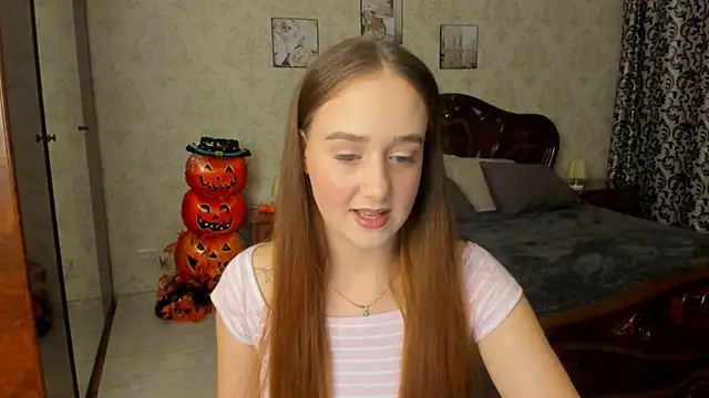 Snapshot of SabrinaCandi chatting on 11-05-25, 03:39 SabrinaCandi online show from 11-05-25, 03:39