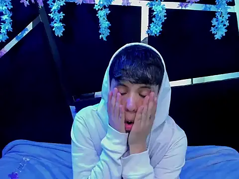 Snapshot of Bruno_Cruzz chatting on 09-16-25, 03:18 Bruno Cruzz online show from 09-16-25, 03:18