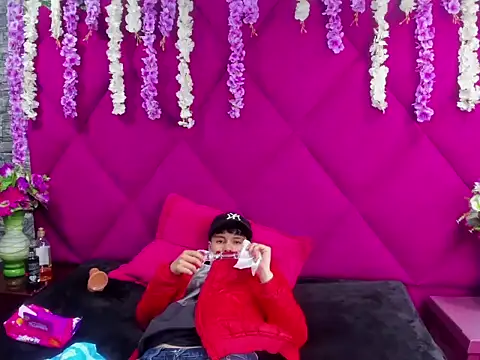 Snapshot of Bruno_Cruzz chatting on 09-25-25, 02:37 Bruno Cruzz online show from 09-25-25, 02:37