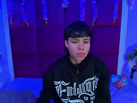 Snapshot of Bruno_Cruzz chatting on 10-03-25, 02:52 Bruno Cruzz online show from 10-03-25, 02:52