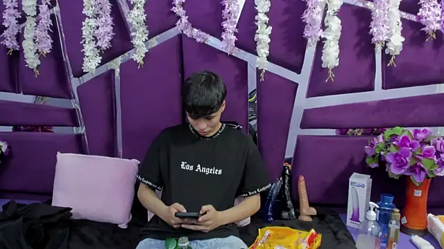 Snapshot of Bruno_Cruzz chatting on 02-18-26, 02:40 Bruno Cruzz online show from 02-18-26, 02:40