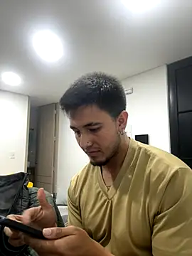 Snapshot of JeanLust chatting on 10-15-25, 01:50 JeanLust online show from 10-15-25, 01:50