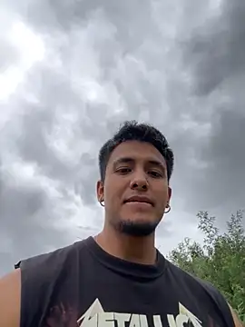 Snapshot of JeanLust chatting on 10-25-25, 04:13 JeanLust online show from 10-25-25, 04:13