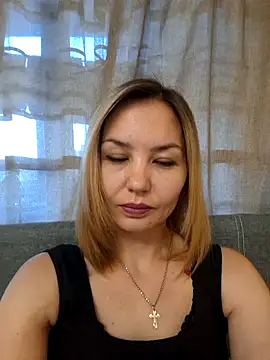 Snapshot of VeroLoverx chatting on 09-08-25, 03:11 VeroLoverx online show from 09-08-25, 03:11