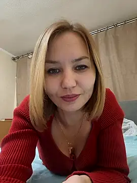 Snapshot of VeroLoverx chatting on 10-20-25, 03:45 VeroLoverx online show from 10-20-25, 03:45