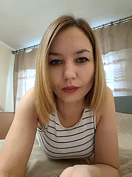 Snapshot of VeroLoverx chatting on 11-16-25, 10:54 VeroLoverx online show from 11-16-25, 10:54