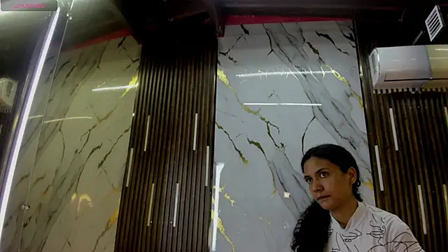 Snapshot of VictoriaDuart chatting on 09-10-25, 07:47 VictoriaDuart online show from 09-10-25, 07:47