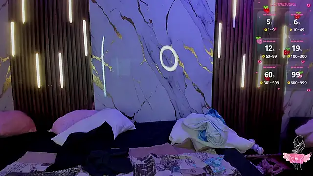 Snapshot of VictoriaDuart chatting on 10-30-25, 08:20 VictoriaDuart online show from 10-30-25, 08:20