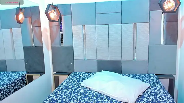 Snapshot of VictoriaDuart chatting on 02-09-26, 08:13 VictoriaDuart online show from 02-09-26, 08:13