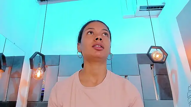 Snapshot of VictoriaDuart chatting on 02-11-26, 08:14 VictoriaDuart online show from 02-11-26, 08:14