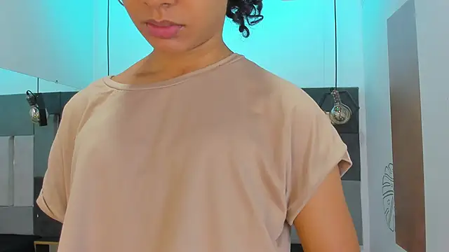 Snapshot of VictoriaDuart chatting on 02-19-26, 08:27 VictoriaDuart online show from 02-19-26, 08:27