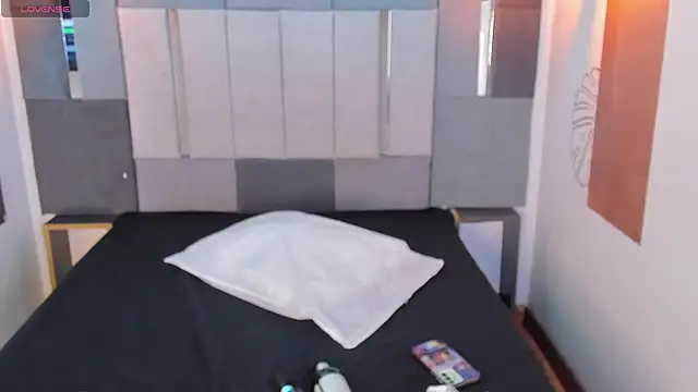 Snapshot of VictoriaDuart chatting on 02-21-26, 09:16 VictoriaDuart online show from 02-21-26, 09:16