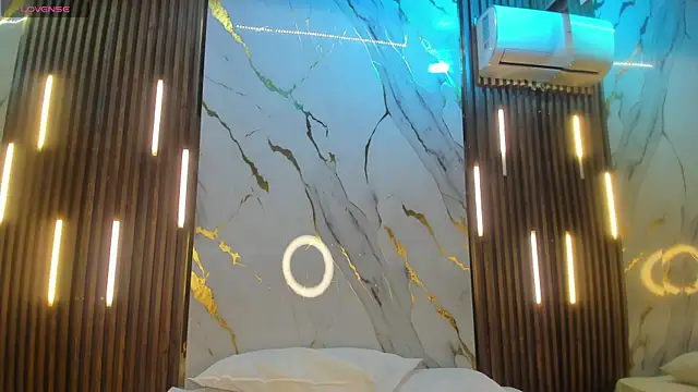 VictoriaDuart online show from 04-25-26, 08:39