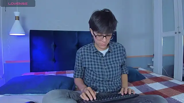 Snapshot of Tsuki_Maru chatting on 09-20-25, 07:59 Tsuki Maru online show from 09-20-25, 07:59