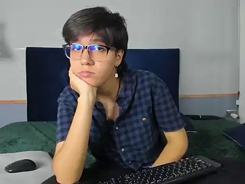 Snapshot of Tsuki_Maru chatting on 10-07-25, 03:09 Tsuki Maru online show from 10-07-25, 03:09