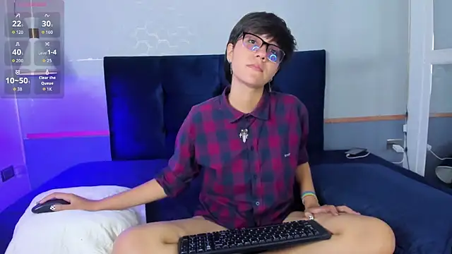 Snapshot of Tsuki_Maru chatting on 10-09-25, 08:29 Tsuki Maru online show from 10-09-25, 08:29