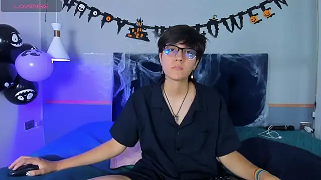 Snapshot of Tsuki_Maru chatting on 10-11-25, 08:07 Tsuki Maru online show from 10-11-25, 08:07