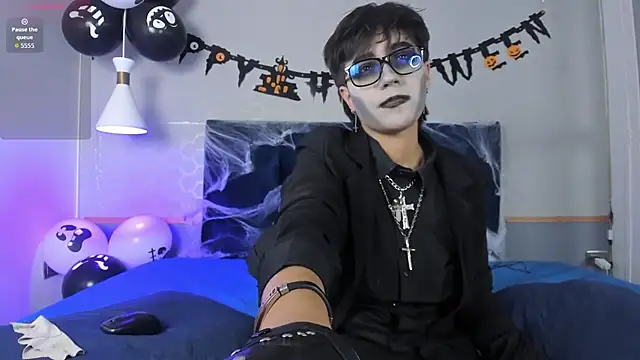 Snapshot of Tsuki_Maru chatting on 10-14-25, 07:58 Tsuki Maru online show from 10-14-25, 07:58