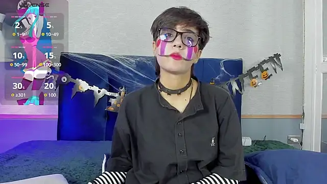 Snapshot of Tsuki_Maru chatting on 10-29-25, 08:32 Tsuki Maru online show from 10-29-25, 08:32