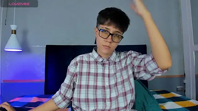 Snapshot of Tsuki_Maru chatting on 11-07-25, 08:09 Tsuki Maru online show from 11-07-25, 08:09