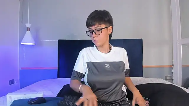 Snapshot of Tsuki_Maru chatting on 11-16-25, 08:36 Tsuki Maru online show from 11-16-25, 08:36