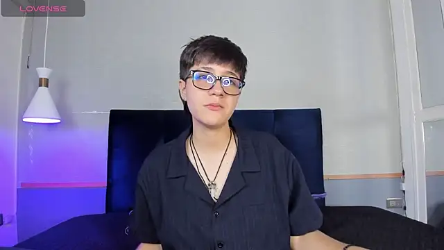 Snapshot of Tsuki_Maru chatting on 11-17-25, 08:36 Tsuki Maru online show from 11-17-25, 08:36