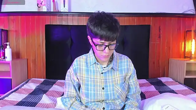 Snapshot of Tsuki_Maru chatting on 11-22-25, 02:05 Tsuki Maru online show from 11-22-25, 02:05