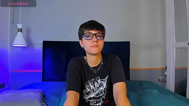 Snapshot of Tsuki_Maru chatting on 11-26-25, 08:10 Tsuki Maru online show from 11-26-25, 08:10