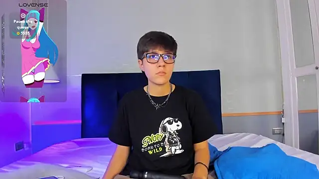 Snapshot of Tsuki_Maru chatting on 11-28-25, 08:33 Tsuki Maru online show from 11-28-25, 08:33