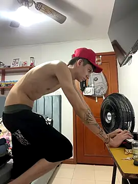 Snapshot of Luck__090 chatting on 09-19-25, 04:36 Luck  090 online show from 09-19-25, 04:36