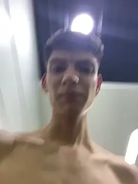 Snapshot of Luck__090 chatting on 09-21-25, 02:35 Luck  090 online show from 09-21-25, 02:35