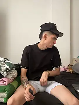 Snapshot of Luck__090 chatting on 10-03-25, 01:30 Luck  090 online show from 10-03-25, 01:30