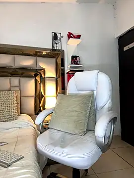 Snapshot of Sara_trans_hot chatting on 01-09-26, 06:49 Sara trans hot online show from 01-09-26, 06:49