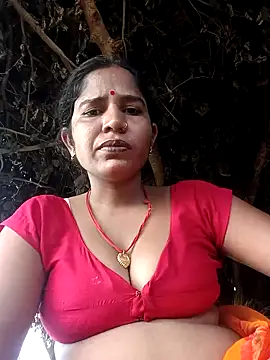 Snapshot of Hot_Seema83 chatting on 09-30-25, 03:11 Hot Seema83 online show from 09-30-25, 03:11