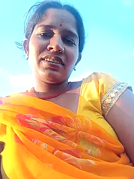 Snapshot of Hot_Seema83 chatting on 10-02-25, 12:01 Hot Seema83 online show from 10-02-25, 12:01
