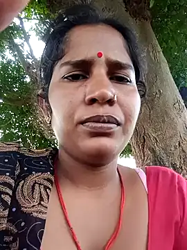 Snapshot of Hot_Seema83 chatting on 10-07-25, 07:38 Hot Seema83 online show from 10-07-25, 07:38