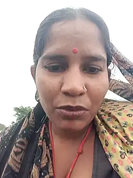 Snapshot of Hot_Seema83 chatting on 10-28-25, 10:08 Hot Seema83 online show from 10-28-25, 10:08