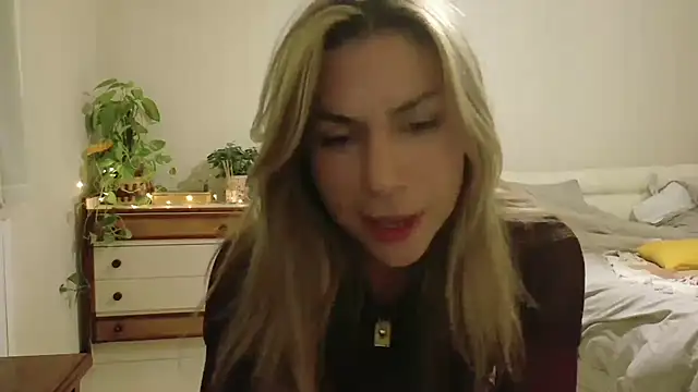 wonderalice31 online show from 11-04-25, 08:19