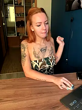 Snapshot of Amore_Mia_ chatting on 10-06-25, 05:49 Amore Mia online show from 10-06-25, 05:49