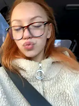 Snapshot of Amore_Mia_ chatting on 10-08-25, 06:22 Amore Mia online show from 10-08-25, 06:22