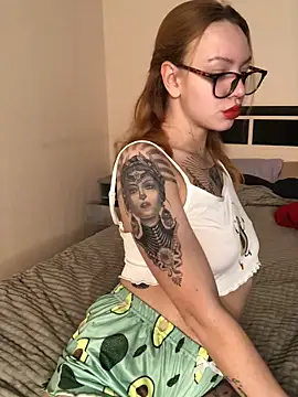 Snapshot of Amore_Mia_ chatting on 11-12-25, 05:08 Amore Mia online show from 11-12-25, 05:08