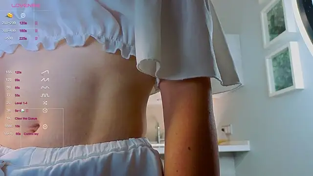 JuliannaWenger online show from 10-22-25, 04:18