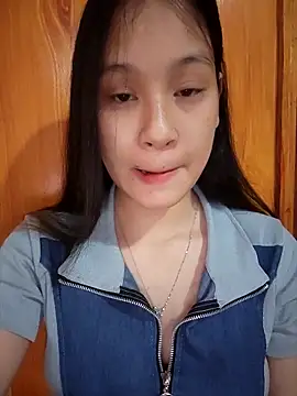 ChiecumBae online show from 11-18-25, 01:22