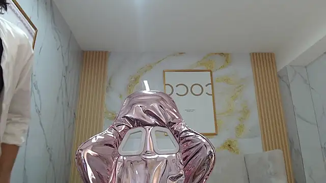 Snapshot of sara_lopez_s chatting on 09-22-25, 01:13 sara lopez s online show from 09-22-25, 01:13