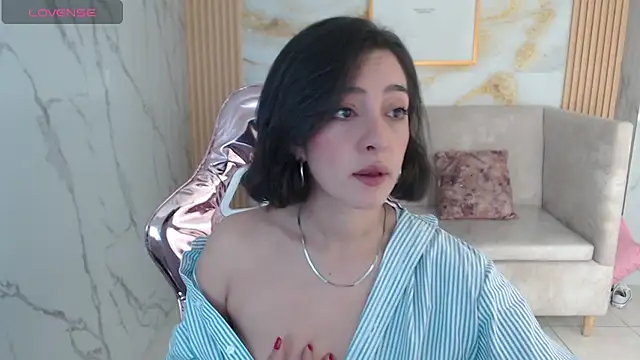 Snapshot of sara_lopez_s chatting on 10-08-25, 02:04 sara lopez s online show from 10-08-25, 02:04