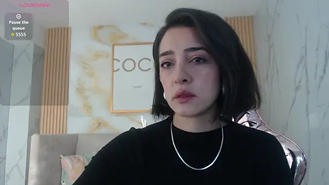 Snapshot of sara_lopez_s chatting on 10-24-25, 01:29 sara lopez s online show from 10-24-25, 01:29