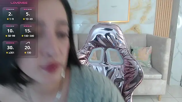 Snapshot of sara_lopez_s chatting on 11-12-25, 01:11 sara lopez s online show from 11-12-25, 01:11